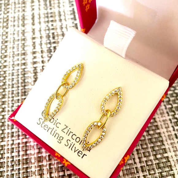 Nanette BRAND NEW gold toned stud earrings 😍 Box included 🎁 - Picture 2 of 5